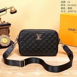 Picture of LV Mens Bags _SKUfw144941875fw